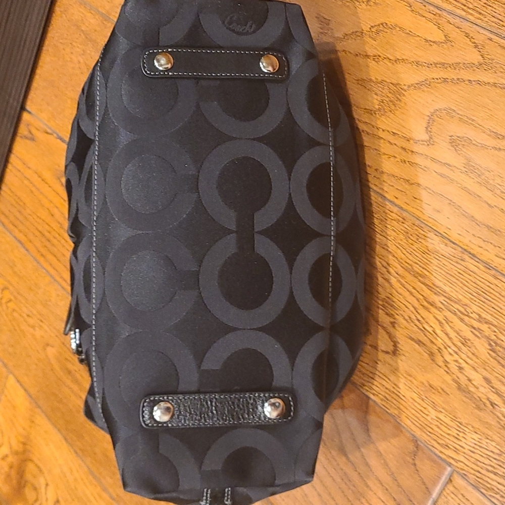 COACH - Ashley Satchel w/ Modern C! GREAT Condition! - Picture 2 of 6